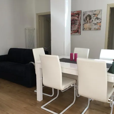Rome Accomodation Apartmán *